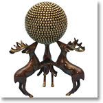 The three reindeers with a beaded ball