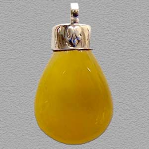 yellow gemstone pendant